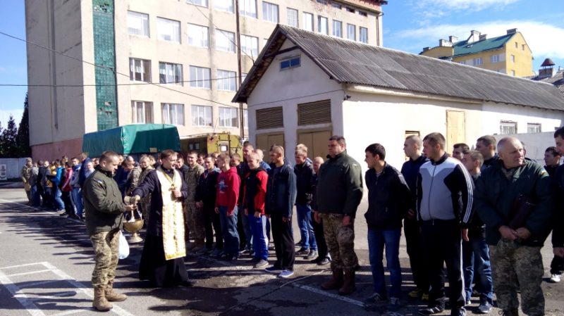 70 прикарпатців відправилися на строкову службу до війська
