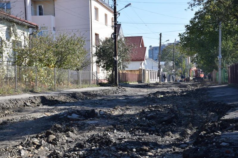 У Франківську активно ремонтують вулицю Кармелюка (ФОТО)
