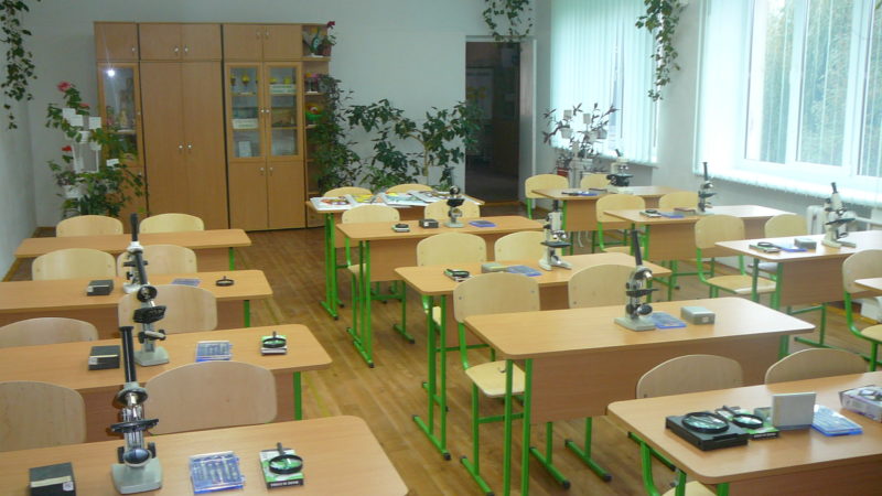 У франківській школі через застосування газового балончика евакуювали учнів