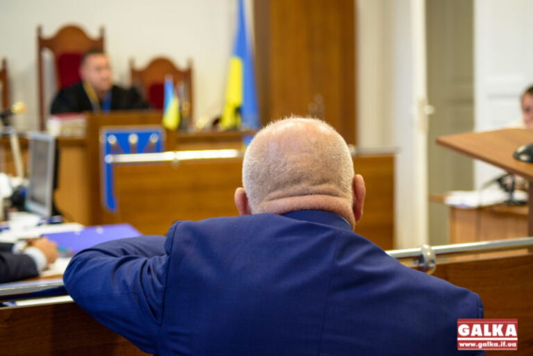 Засідання у справі чиновника, якого спіймали на хабарі, перенесли через неявку свідка