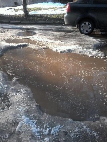 Франківці продовжують скаржитися на наслідки минулотижневої негоди (ФОТО)