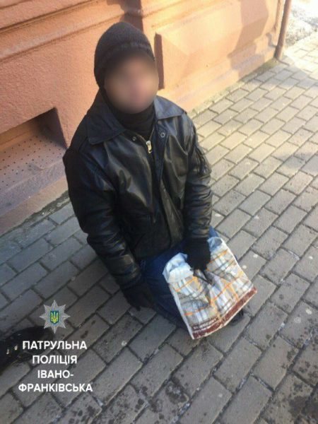 Патрульні “зцілили” ще одного вуличного прохача (ФОТО)