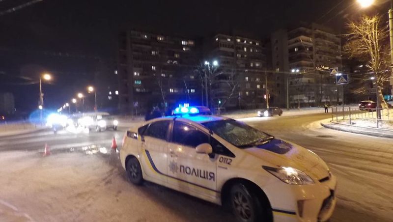 Раптова негода зупинила Прикарпаття: на автовокзалі не продають квитки до Калуша й Коломиї, вулиця Хіміків – перекрита