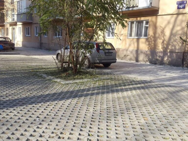 Як змінилася вулиця Довга у Франківську (ФОТО)
