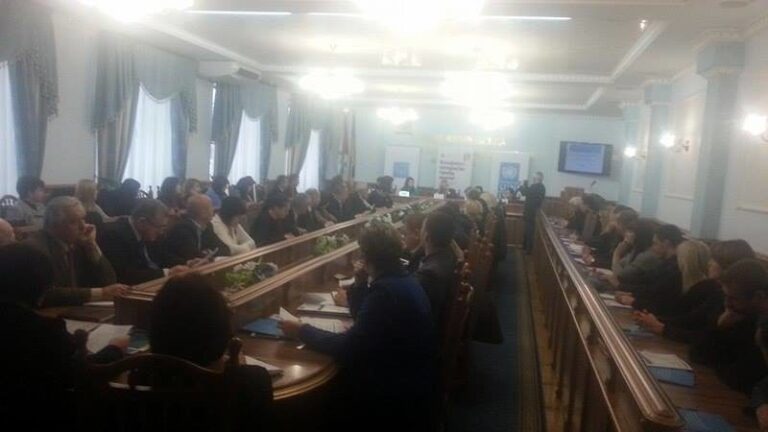 Прикарпатських чиновників вчать запобігати корупції