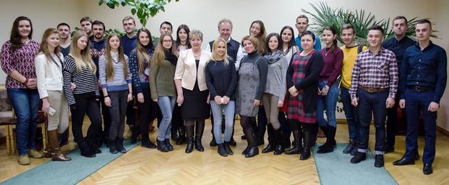 Про віртуальну журналістику та журналістський сарказм розповів франківській молоді відомий медіаексперт