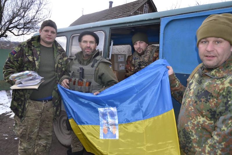 Прикарпатські “самооборонівці” відвезли допомогу побратимам у зону АТО (ФОТО)