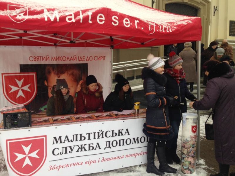 Уже понад 20 тисяч гривень зібрали у Франківську для дітей-сиріт