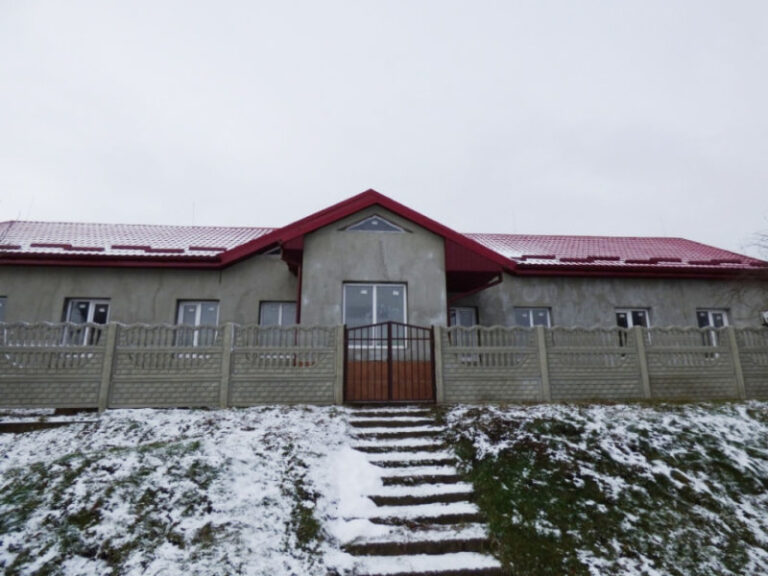 У Тлумацькому районі активно облаштовують освітні заклади (ФОТО)