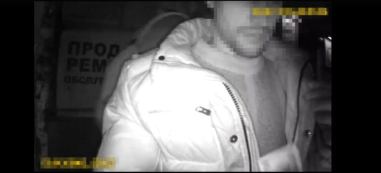 “Ви що, здуріли, чи що?”, – поліція показала відео спроби дачі хабара патрульним (ВІДЕО)