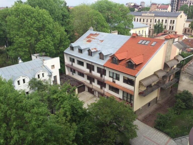 Суд підтвердив, що місто неправомірно дало землю під ОСББ “Мазепи, 35А”