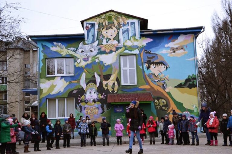 Біля дитячо-юнацького клубу “Мрія” завершили благоустрій території (ФОТО)