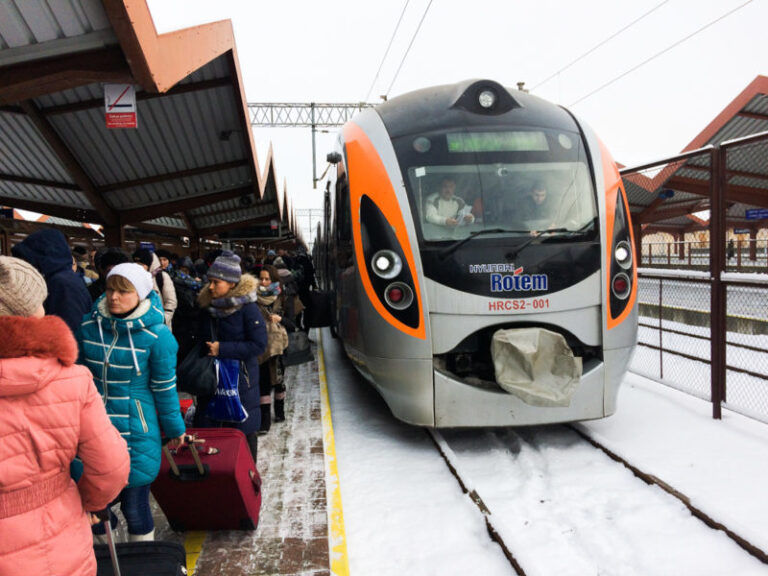 Укрзалізниця розповіла, коли розблокує продаж квитків на свята