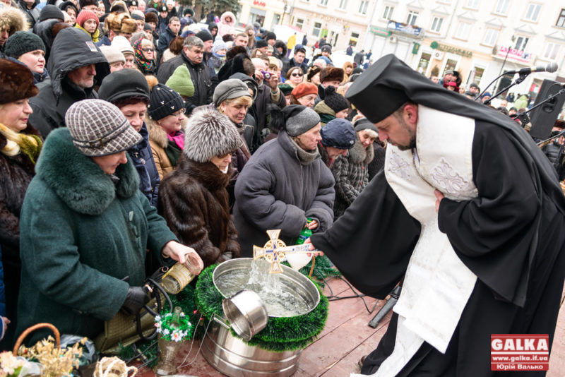 У середмісті відбулося урочисте освячення води (ФОТО)