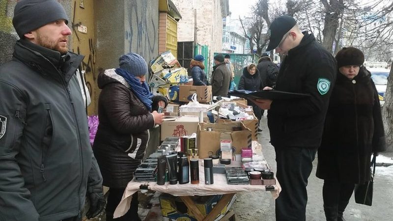 У Муніципальній варті розповіли, як боролися зі стихійною торгівлею під час свят