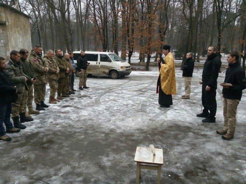 Прикарпатські добровольці поїхали на фронт (ФОТО)