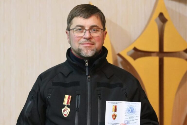 Нагороду “За служіння Богу та Україні” вручили прикарпатському капелану (ФОТО)