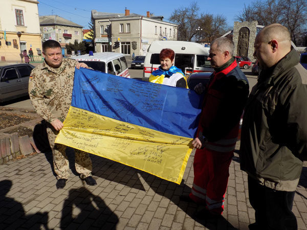 Двоє снятинських медиків вирушили в зону АТО (ФОТО)