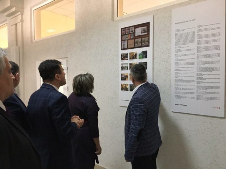 Франківцям презентували виставку про чеську “ікону модернізму” (ФОТО)