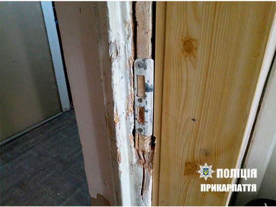 У Франківську затримали чоловіка, який обікрав відділок поліції (ФОТО)