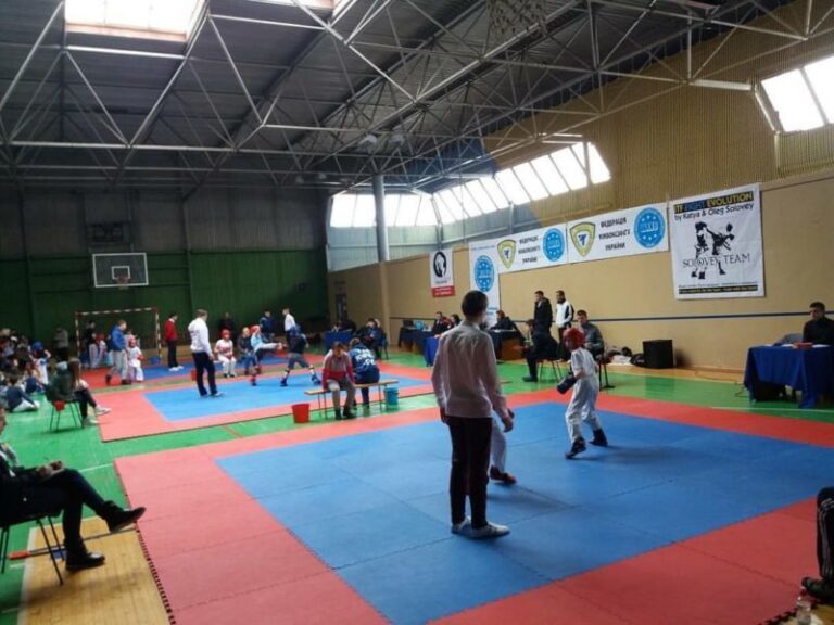 Відкритий чемпіонат області з кікбоксингу провели у Франківську (ФОТО)