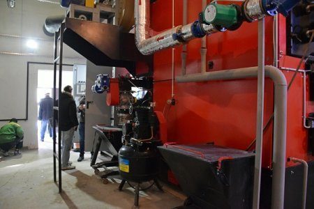 Новий котел на біопаливі працює у реконструйованій котельні на Медичній