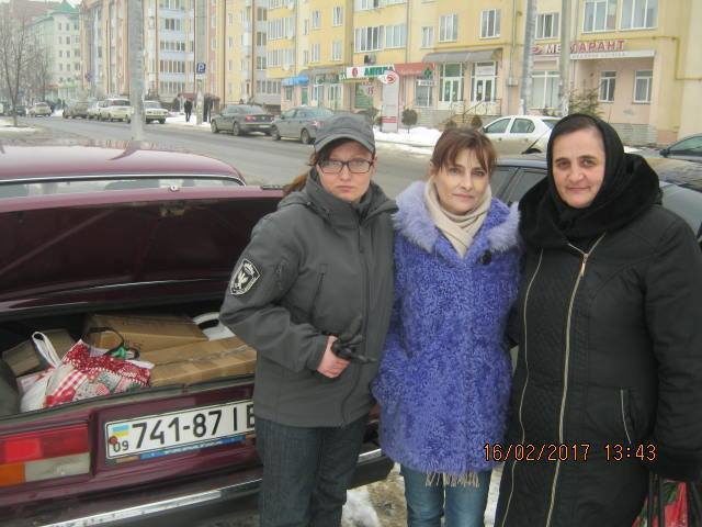Коли у людини добре серце: прикарпатка із інвалідністю допомагає солдатам на Сході  (ФОТО)