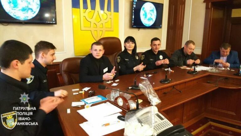 Правохоронців області навчали, як спілкуватися з наркозалежними
