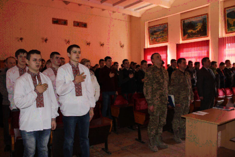 16-річним франківцям урочисто видали перші військові документи (ФОТО)