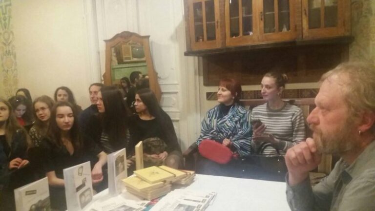 Тарас Прохасько розповів франківцям про своє дитинство та мрію стати лісником (ФОТОФАКТ)
