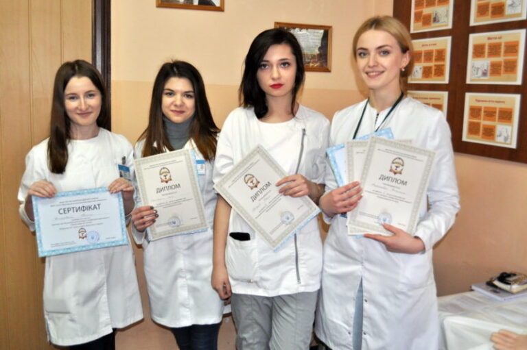 У Франківському медколеджі обрали найкращу медсестру (ФОТО)