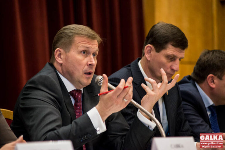 Головний лісівник області звітуватиме перед громадою щодо експорту лісу