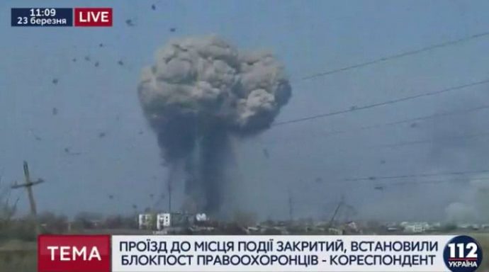 На найбільшому складі боєприпасів масштабна пожежа та вибухи: евакуювали 20 тисяч людей (ФОТО, ВІДЕО)