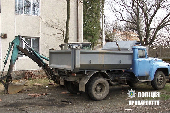 На Снятинщині викрили незаконних видобувачів гравію (ФОТО)