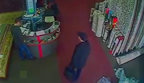 У Франківську розшукують магазинного крадія (ВІДЕО)