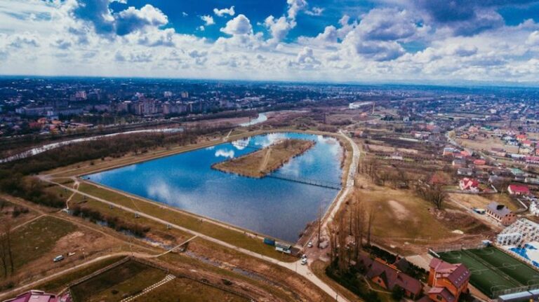 Франківець опублікував чарівні світлини Пасічної з квадрокоптера (ФОТО)