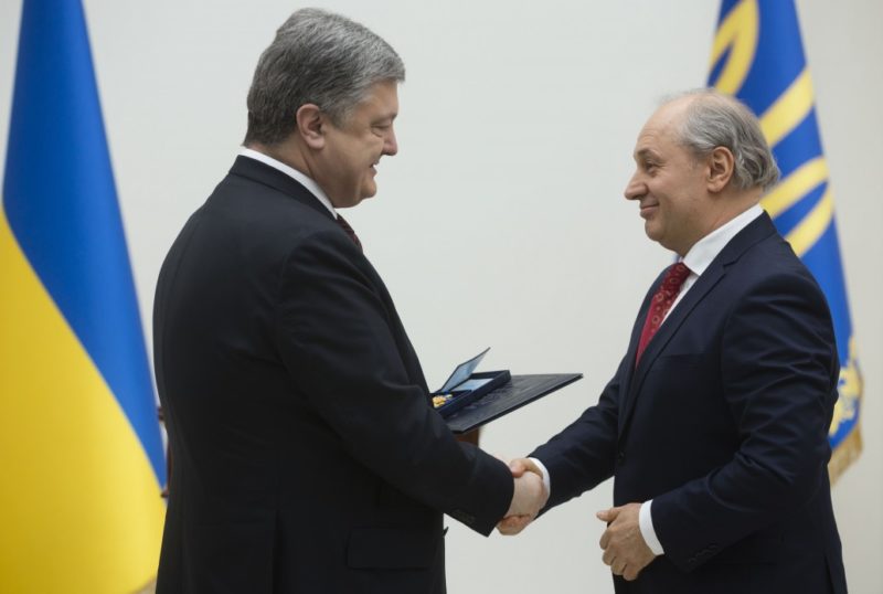 Президент вручив Шевченківську премію Іванові Малковичу