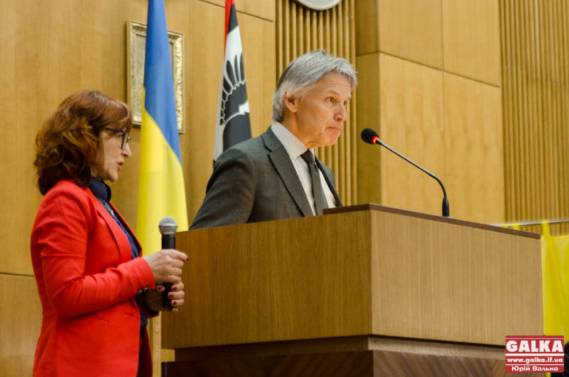“Зробімо так, щоб відходи стали частиною розвитку економіки”. Нідерланди пропонують Прикарпаттю допомогу в переробці сміття