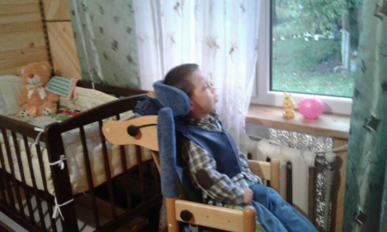 Допомога потрібна важкохворому хлопчику із Яремче (ФОТО)