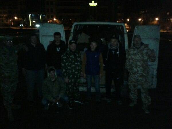 Прикарпатські волонтери повезли бійцям гуманітарну допомогу (ФОТО)
