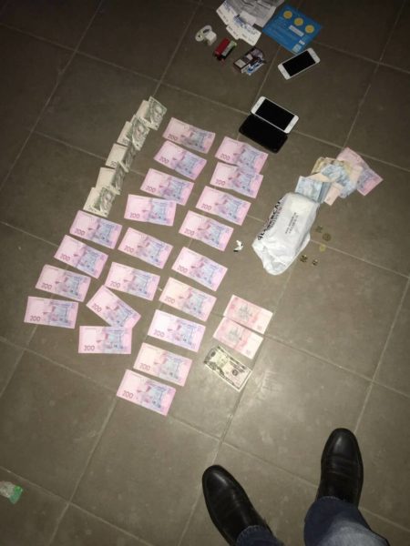 У Франківську взяли на хабарі одного з керівників обласного Держгеокадастру