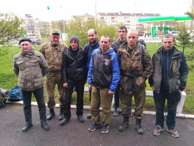 Група прикарпатських резервістів повернулася з навчань на Львівщині (ФОТОФАКТ)