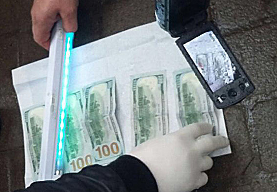 У Франківську на хабарі погорів один з керівників кримінально-виконавчої інспекції (ФОТО)