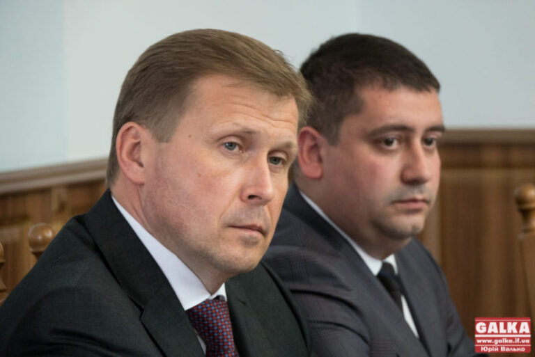 Гончарук готовий залізти на телевежу в кептарику