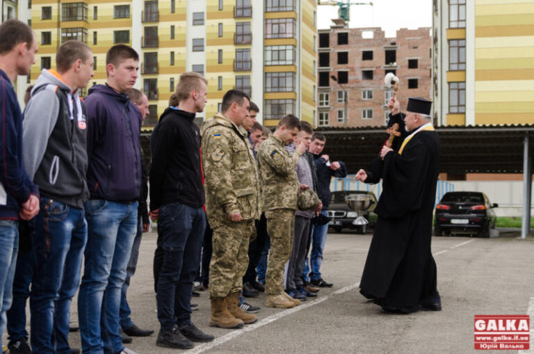 Весняний призов: на службу відправлять 550 прикарпатців