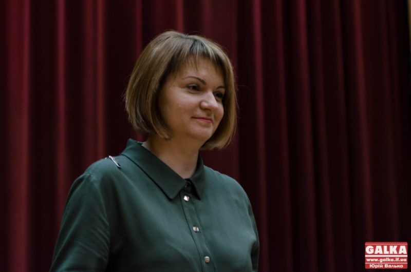 Секретар Франківської міськради знову стала студенкою