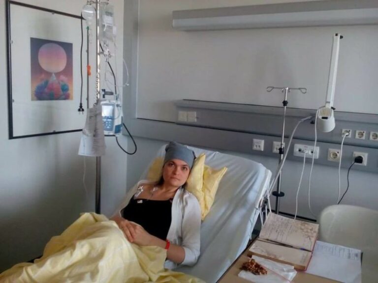Онкохворій прикарпатській журналістці зробили другу хіміотерапію