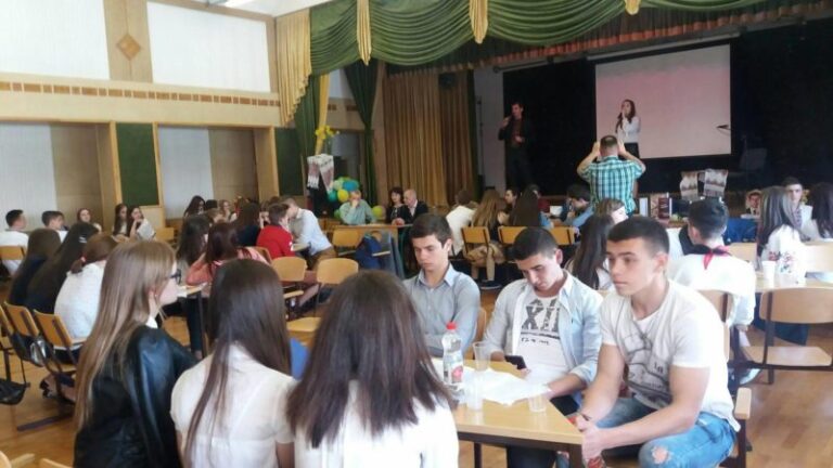 Школярі брейн-рингом вшанували пам’ять загиблих атовців із Франківська (ФОТО)