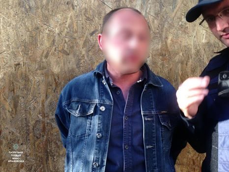 Двох грабіжників патрульні затримали поблизу франківського вокзалу