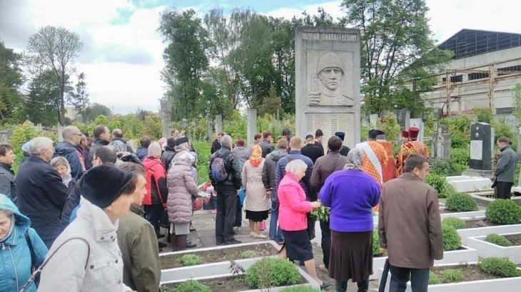 Франківські комуністи 9 травня таємно збиралися на кладовищі (ФОТО)